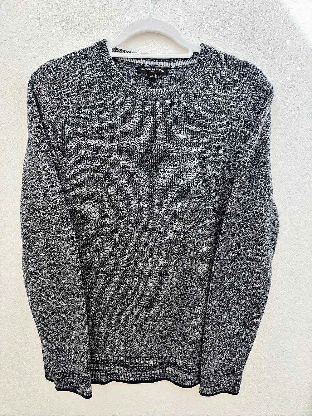 Banana Republic Men's Gray Crewneck Sweater Size Medium
